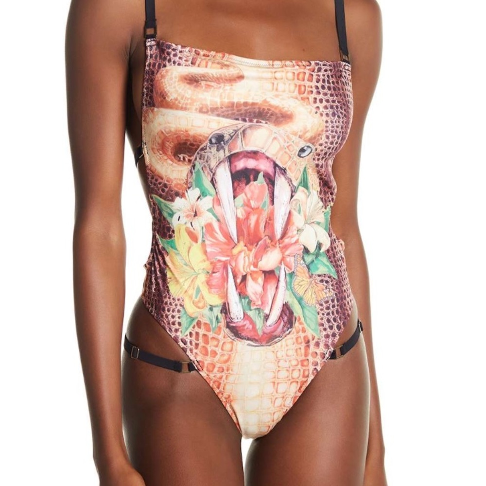 One peice bathing suit paid 150$ wore once